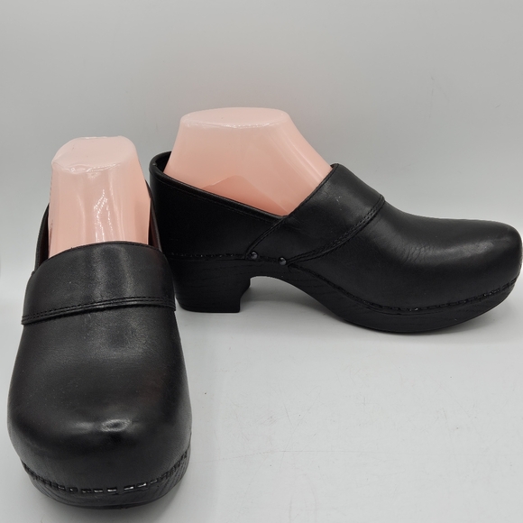 Dansko classic 2" heel leather clogs size 38 US size 7.5/ 8 - Picture 7 of 16